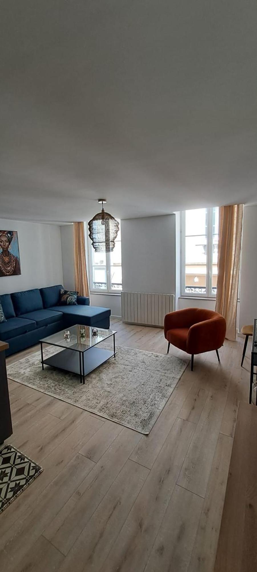 Joli Au Coeur De * Macon